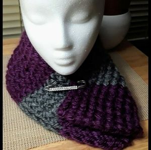 Hand-made knitted neck scarf